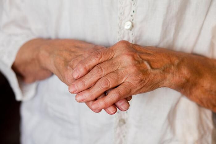 Pain in the joints of the hands often bothers older people