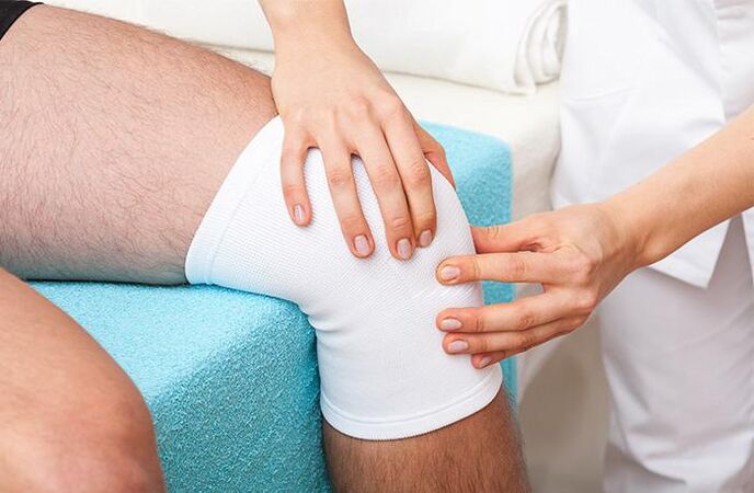 Therapeutic compresses relieve pain in the joints of the limbs. 